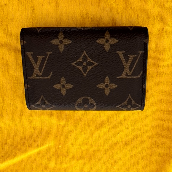 Authentic Louis Vuitton purse - Picture 3 of 4